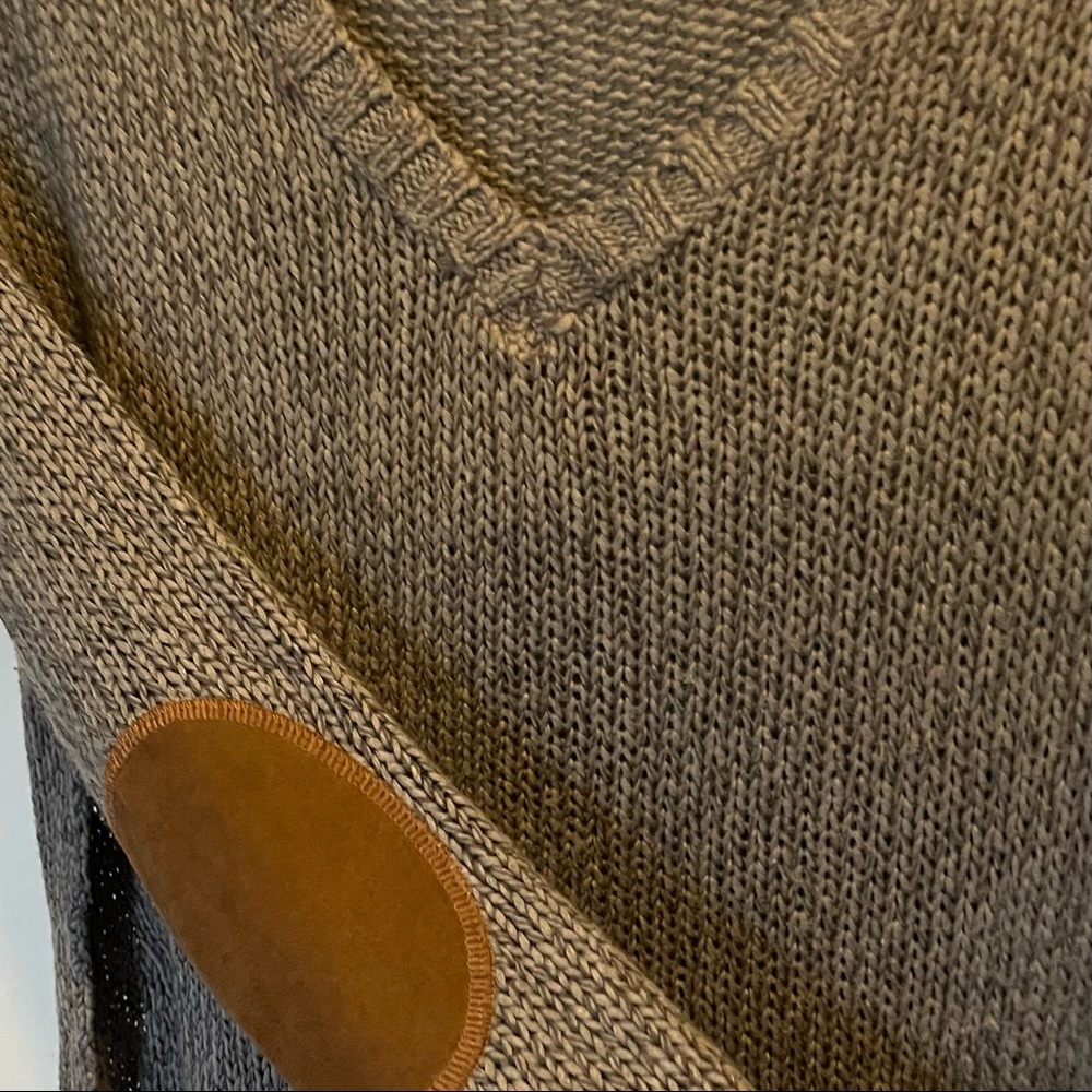 😊 Retrod Stitch Grey sweater.